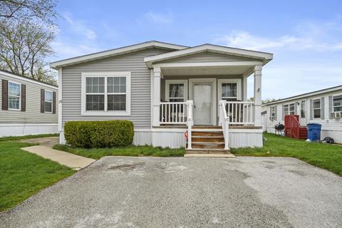 178 Carriage Ln, Sauk Village, IL 60411