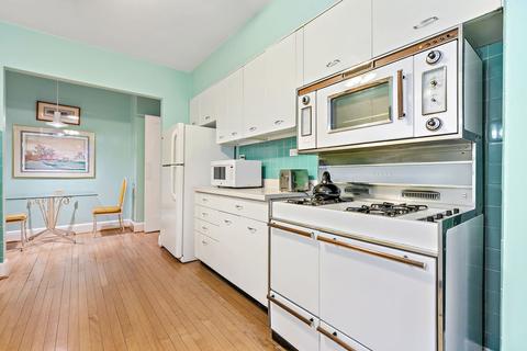 5555 S Everett Ave #D-4, Chicago, IL 60637 photo 9