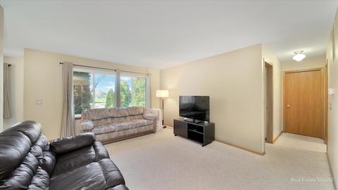 633 Mallard Ct #A1, Bartlett, IL 60103 photo 2