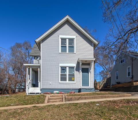 322 Dwight St, Elgin, IL 60120 photo 2
