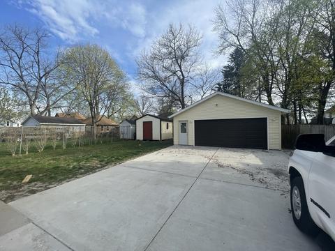 373 Jay St, Elgin, IL 60120 photo 4