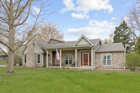 37 W980 Oak Dr, Saint Charles, IL 60175