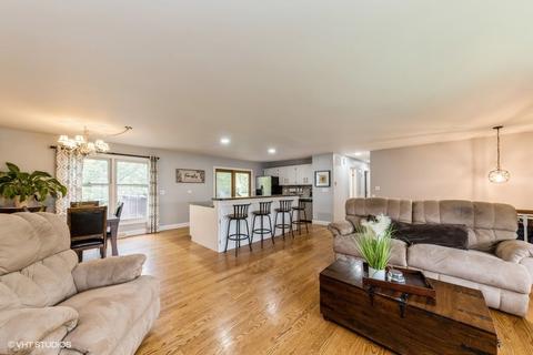 910 Harrison Ln, Hoffman Estates, IL 60192 photo 5