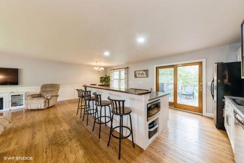 910 Harrison Ln, Hoffman Estates, IL 60192 photo 13