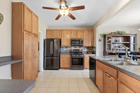 732 Legend Ln, Mchenry, IL 60050 photo 10