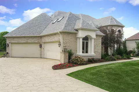 707 Lusted Ln, Batavia, IL 60510
