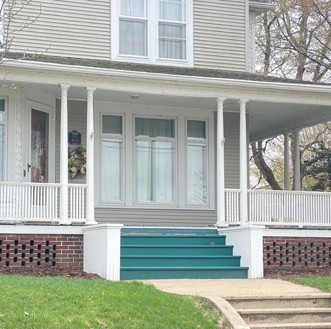 404 E 2nd St, Dixon, IL 61021 photo 2