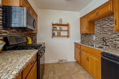 2111 Ash St, Des Plaines, IL 60018 photo 4