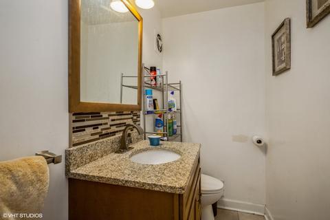 2111 Ash St, Des Plaines, IL 60018 photo 9