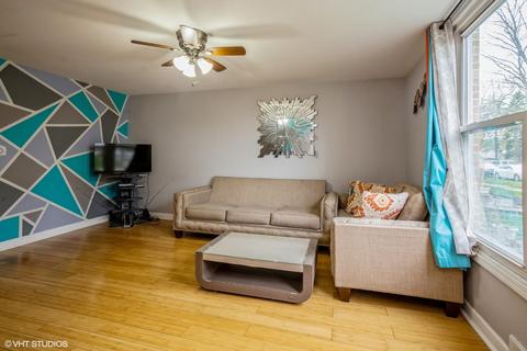 2111 Ash St, Des Plaines, IL 60018 photo 2