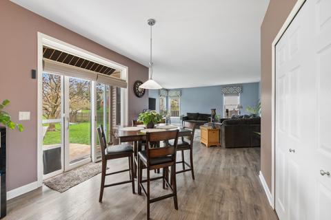 1274 Hunters Rdg E, Hoffman Estates, IL 60192 photo 11