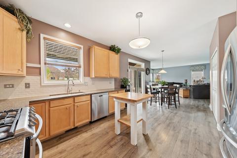 1274 Hunters Rdg E, Hoffman Estates, IL 60192 photo 10