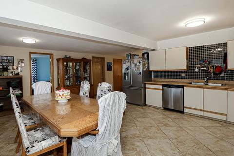 445 Bode Rd, Hoffman Estates, IL 60169 photo 9