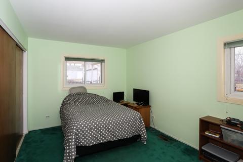 445 Bode Rd, Hoffman Estates, IL 60169 photo 17
