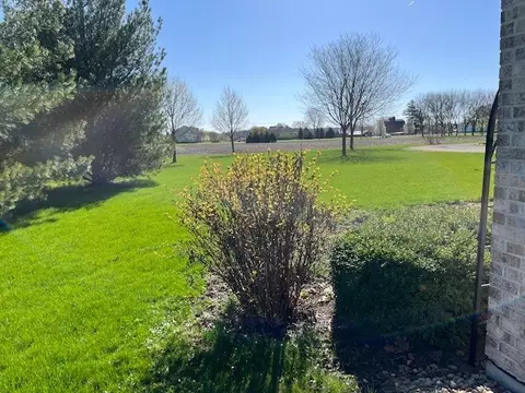 927 Dickson Rd, Bristol, IL 60512 photo 4