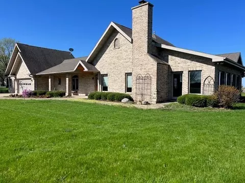 927 Dickson Rd, Bristol, IL 60512 photo 2