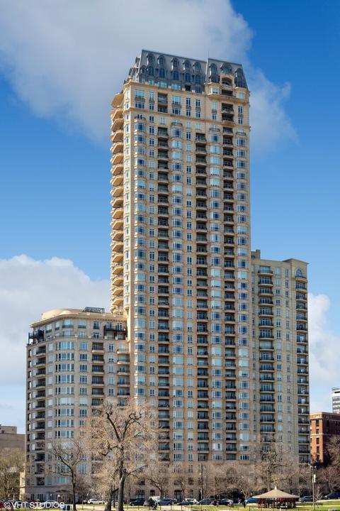 2550 N Lakeview Ave #S1406, Chicago, IL 60614