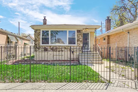 829 E 88th St, Chicago, IL 60619 photo 3