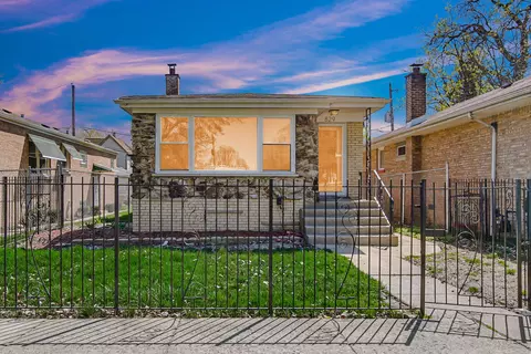 829 E 88th St, Chicago, IL 60619