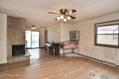 810 Elma Ave, Elgin, IL 60120 photo 3