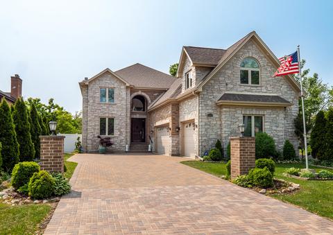 2240 Douglas Ave, Des Plaines, IL 60018