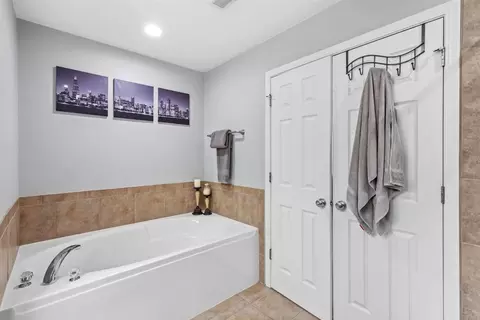 290 Cassidy Ln, Elgin, IL 60124 photo 24