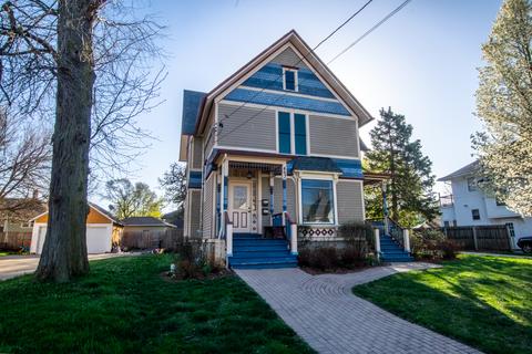 463 Saint Charles St #463, Elgin, IL 60120