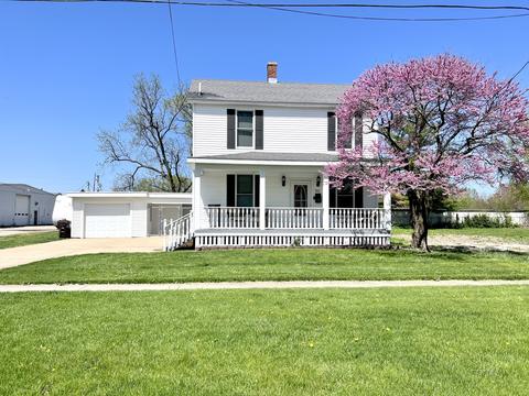 321 E Campbell Ave, Rantoul, IL 61866 photo 2