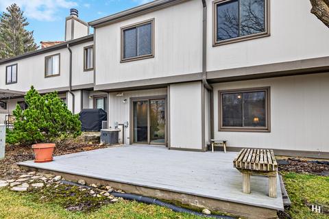 109 Honeysuckle Ct, Rolling Meadows, IL 60008 photo 23