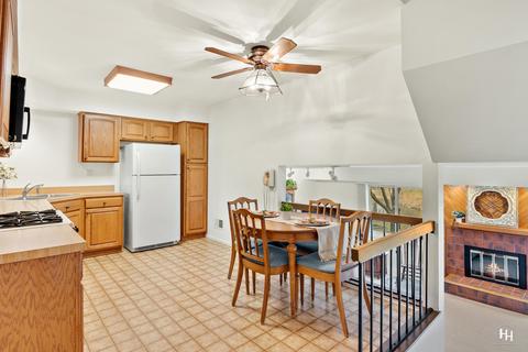 109 Honeysuckle Ct, Rolling Meadows, IL 60008 photo 10