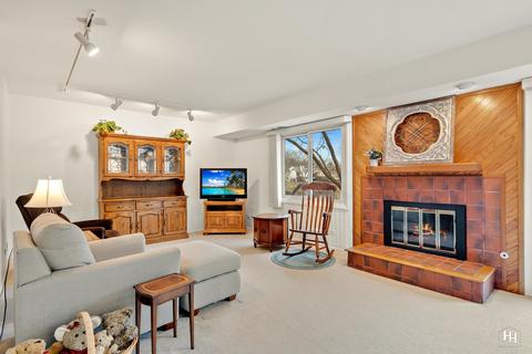 109 Honeysuckle Ct, Rolling Meadows, IL 60008 photo 12