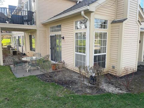 370 Ashford Cir #1, Bartlett, IL 60103 photo 2