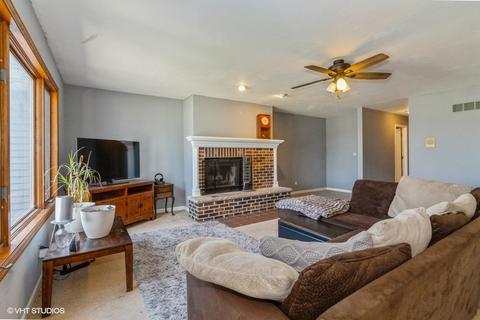 101 E Harrison St, Harvard, IL 60033 photo 2