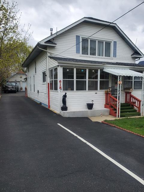 618 Sherman Ave, Elgin, IL 60120