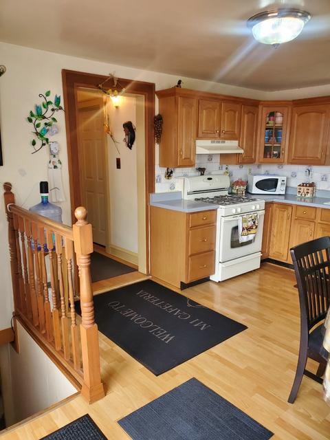 618 Sherman Ave, Elgin, IL 60120 photo 4