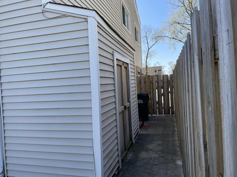9243 Maple Ln, Des Plaines, IL 60016 photo 22