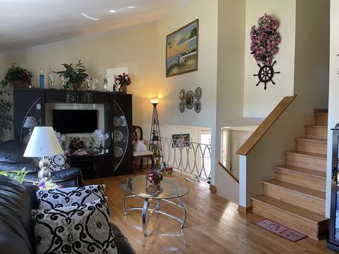 9243 Maple Ln, Des Plaines, IL 60016 photo 8