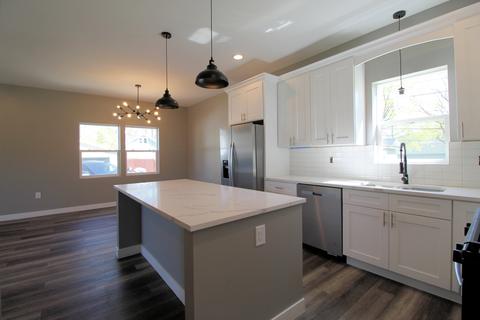 1430 E River St, Kankakee, IL 60901 photo 7