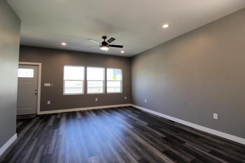 1430 E River St, Kankakee, IL 60901 photo 2
