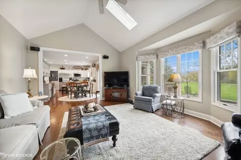 1136 Challenge Rd, Batavia, IL 60510 photo 4