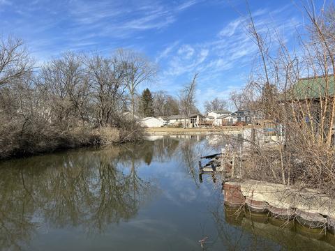 26151 W Oak Cir, Ingleside, IL 60041