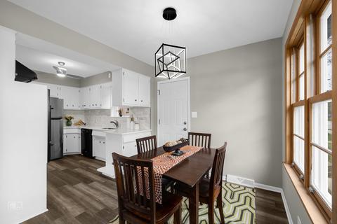 4319 W Devon Ave, Chicago, IL 60646 photo 3