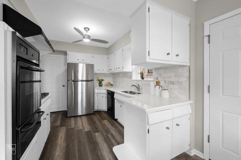4319 W Devon Ave, Chicago, IL 60646 photo 4