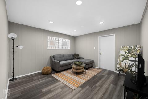 4319 W Devon Ave, Chicago, IL 60646 photo 9