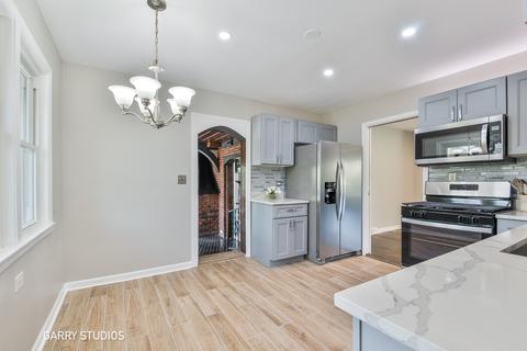 3 N711 Broadview Ave, Addison, IL 60101 photo 3