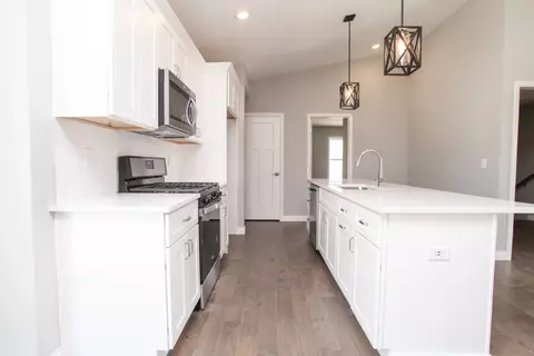 Kitchen - 302 Winters Way, Bloomington, IL 61704 photo 3 of 6