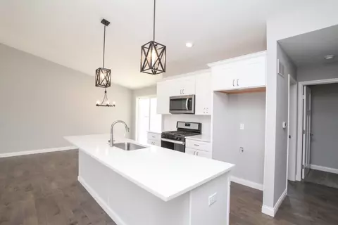 Kitchen - 302 Winters Way, Bloomington, IL 61704 photo 5 of 6