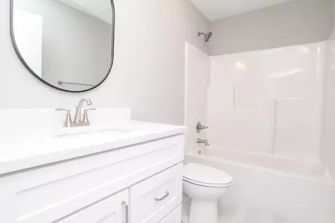 Bath - 2805 Conlor Dr, Bloomington, IL 61704 photo 2 of 2
