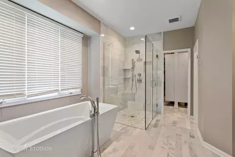 3343 White Eagle Dr, Naperville, IL 60564 photo 20