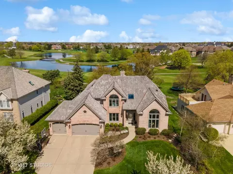 3343 White Eagle Dr, Naperville, IL 60564 photo 1